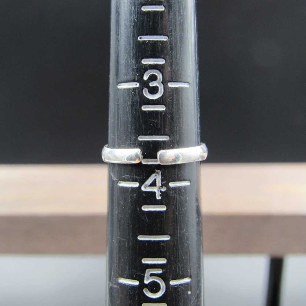 Size 3.75 Sterling Silver Rustic Rectangle Topaz … - image 6